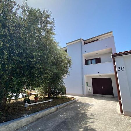 Apartments Lungomare Pula Exterior foto