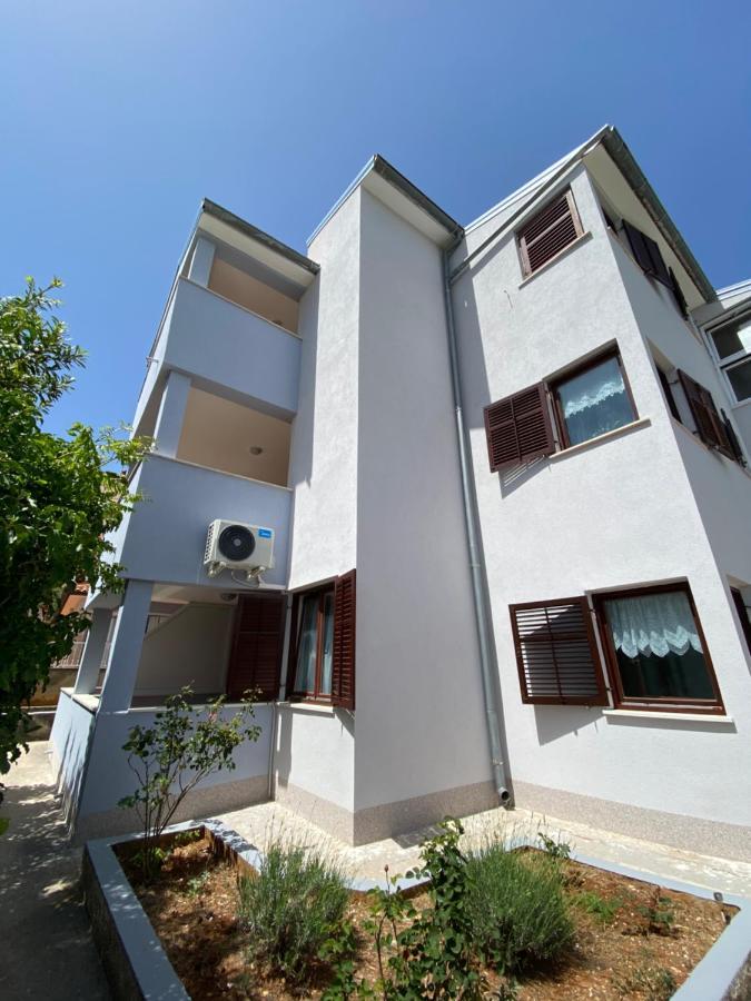 Apartments Lungomare Pula Exterior foto