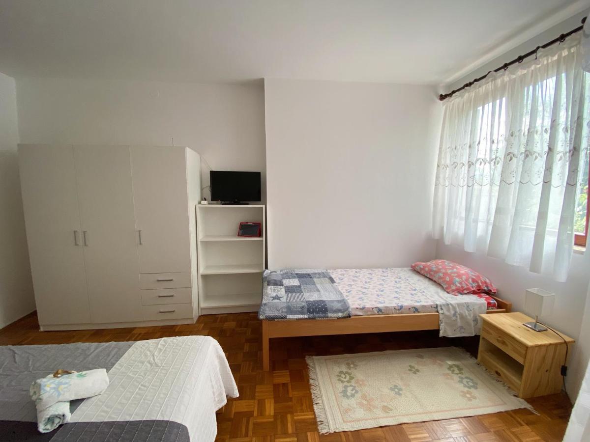 Apartments Lungomare Pula Exterior foto